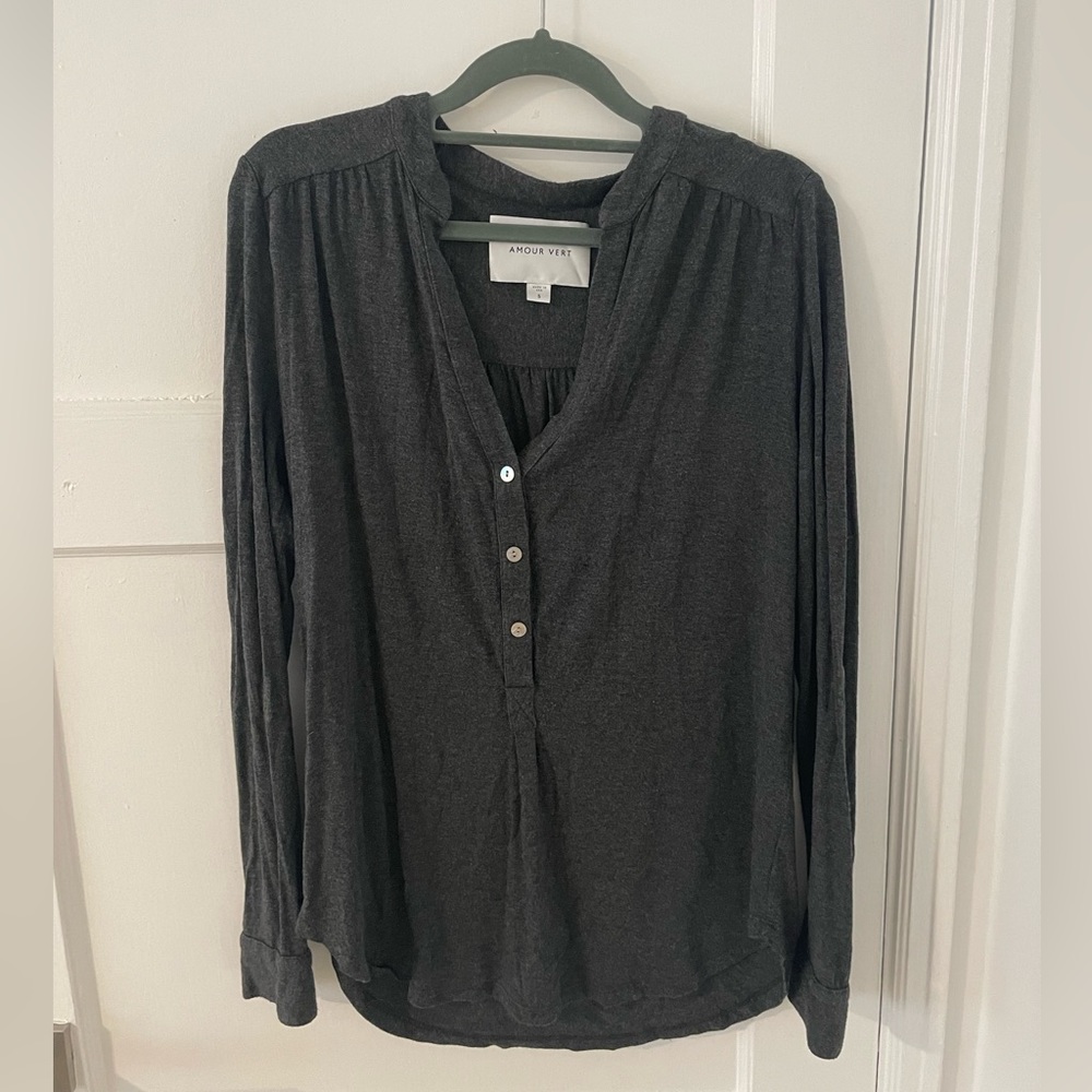 Amour Vert Octavian Dream Knit Top